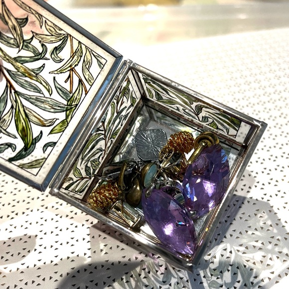 SALE !!!!!!!Set of 6 earrings in a glass box - Picture 12 of 12